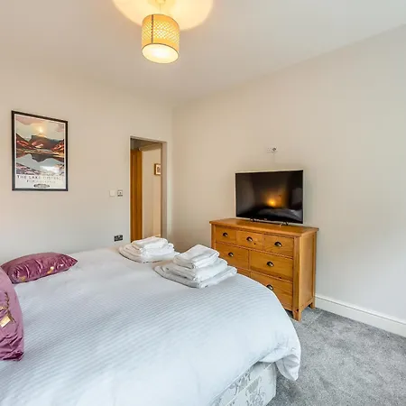 The At Breeze Hill Storth